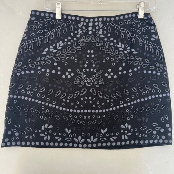 Club Monaco Jory Beaded Embroidered Mini Skirt Size 6 - Picture 3 of 4